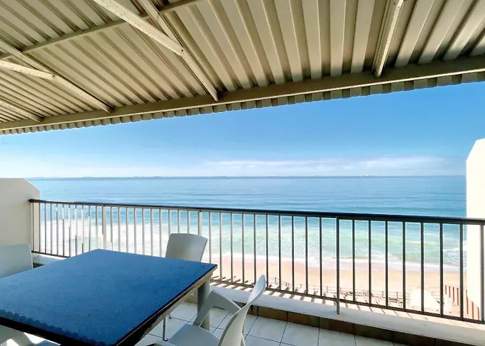 22 Bronze Beach 2 Bedroom Beach Front View Apartment